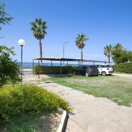 1 Bedroom Lovely Apartment In Cetraro Daire