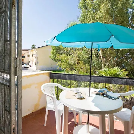 1 Bedroom Lovely Apartment In Cetraro *