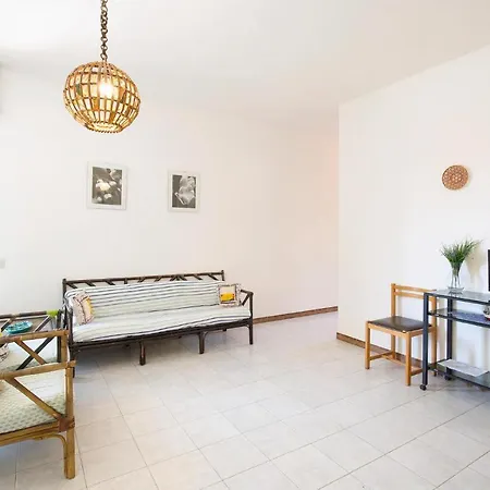 1 Bedroom Lovely Apartment In Cetraro Daire *