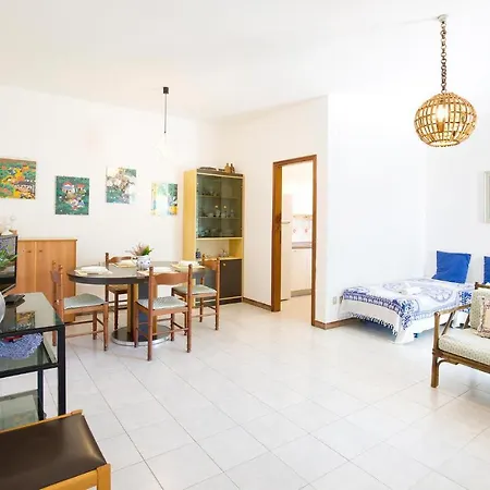 1 Bedroom Lovely Apartment In Cetraro Daire Cetraro