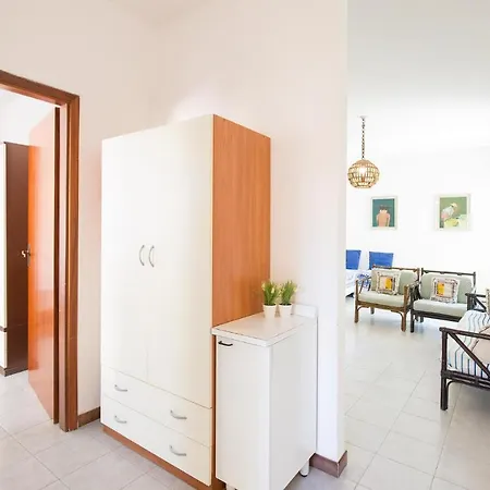 1 Bedroom Lovely Apartment In Cetraro *