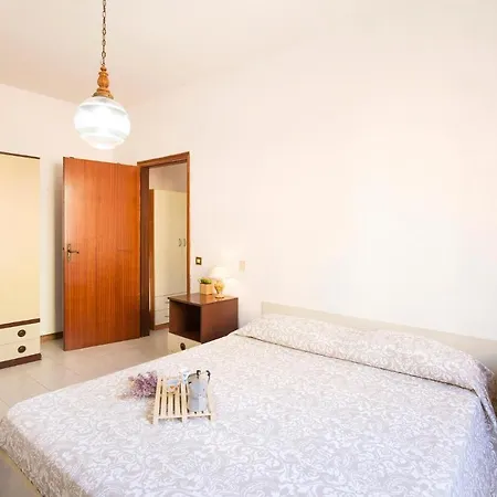 1 Bedroom Lovely Apartment In Cetraro Daire Cetraro