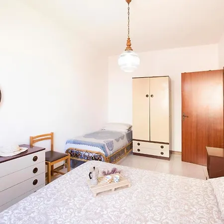 1 Bedroom Lovely Apartment In Cetraro Daire *